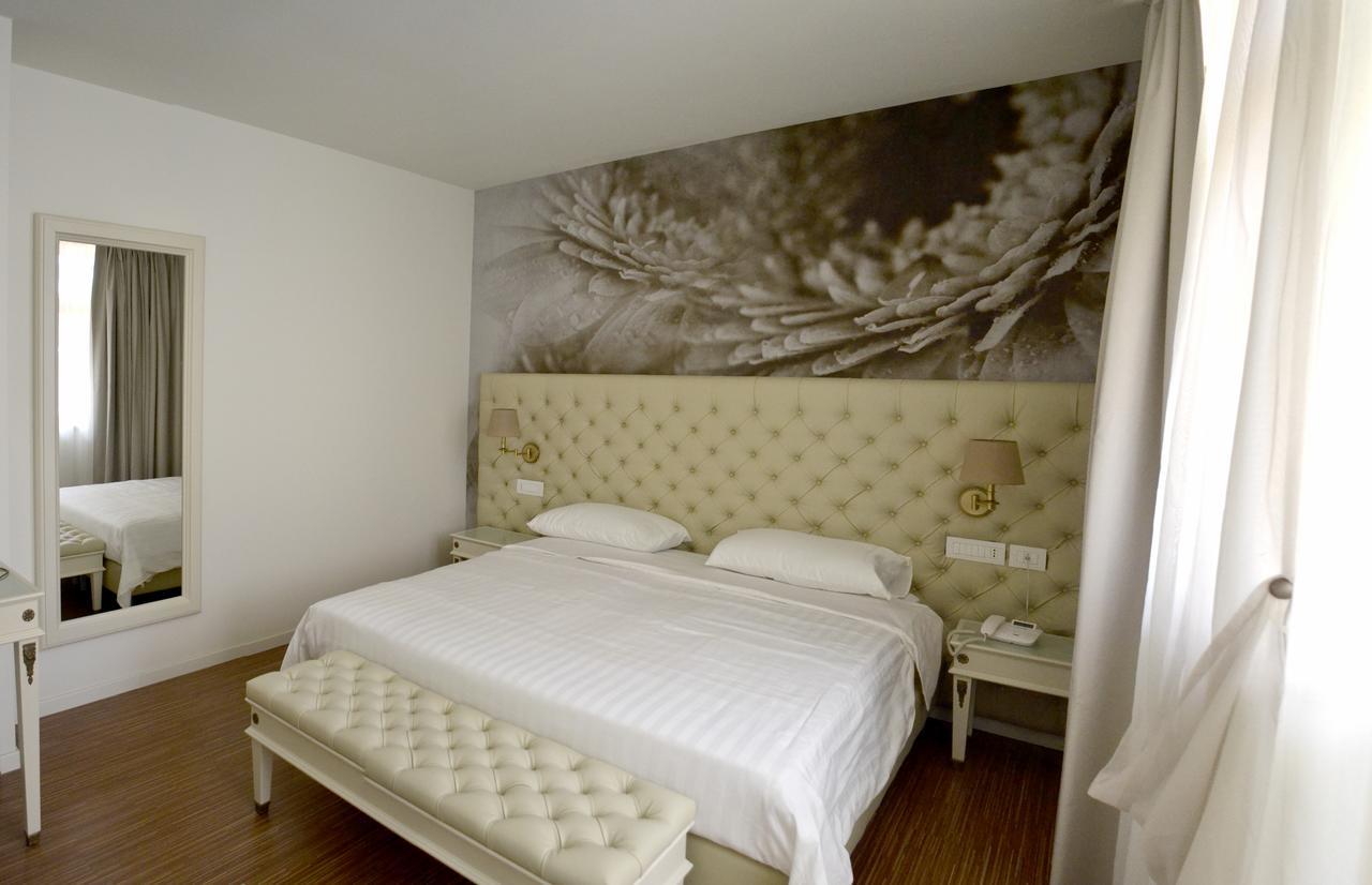 Hotel Rosa Purpurea Валданьо Екстериор снимка